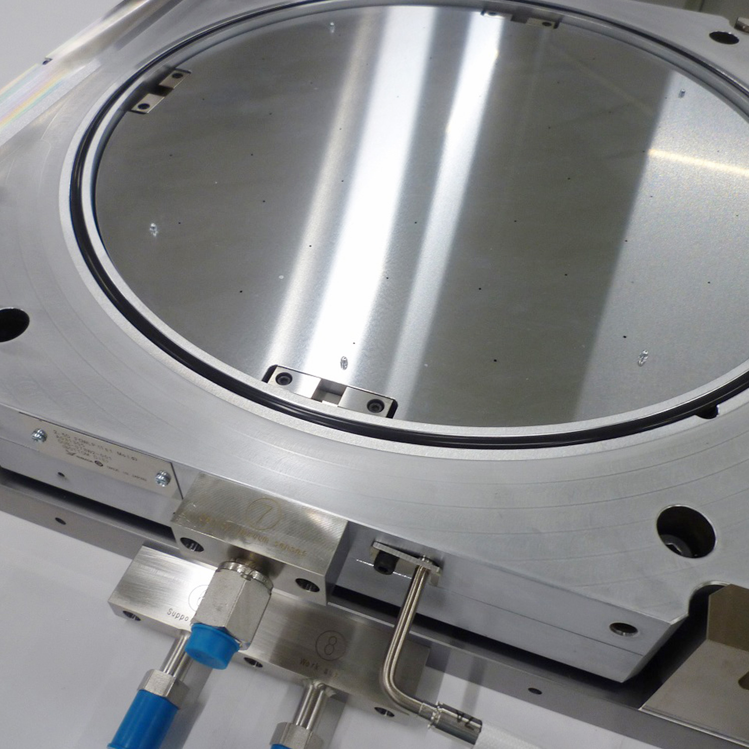 コンプレッション成形用モールド金型 | 製品情報 | ヤマハロボティクス